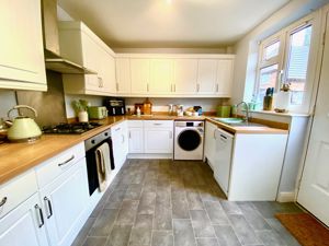 Breakfast Kitchen- click for photo gallery